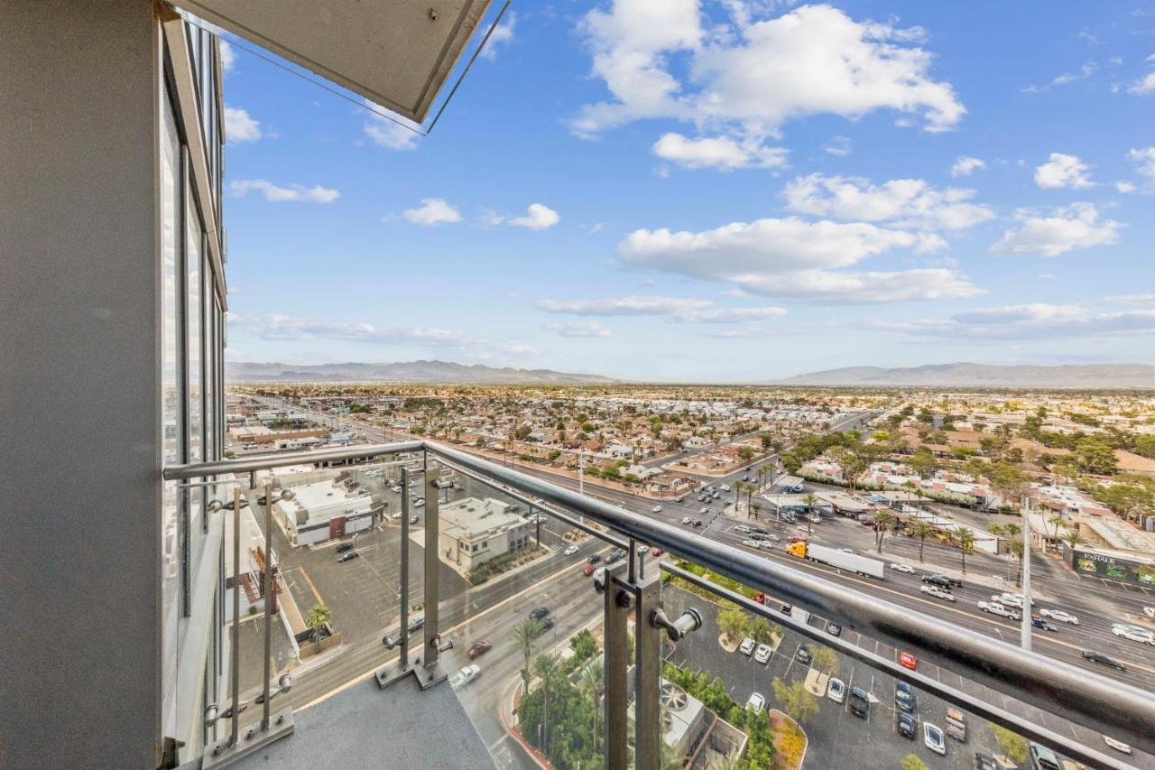 Appartamento Huge Modern Luxury 17 Floor Panoramic Corner With Open Balcony Las Vegas