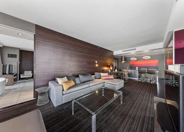 Huge Modern Luxury 17 Floor Panoramic Corner Suite With Open Balcony