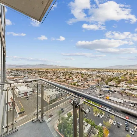 Huge Modern Luxury 17 Floor Panoramic Corner Suite With Open Balcony Las Vegas Exterior photo